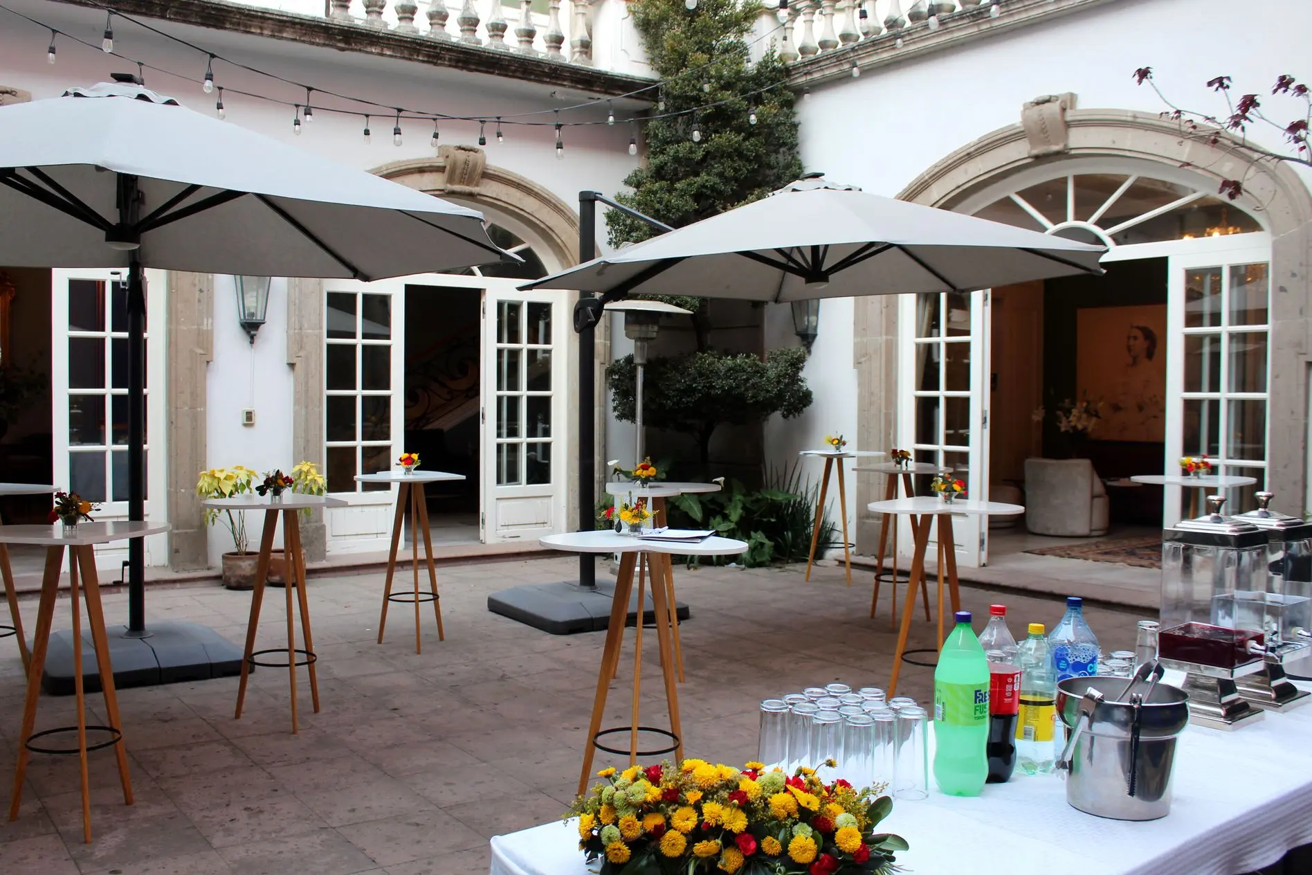 catering belga para evento de networking en la Embajada de Bélgica en CDMX